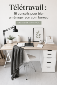 Espace de télétravail confortable avec un bureau en bois et une chaise ergonomique.