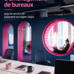 Un bureau moderne avec un aménagement lumineux et chaleureux