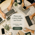 Capture d'écran de l'application Google Photos avec des albums organisés.