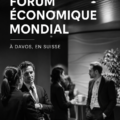 Femme avec un ordinateur portable utilisant des outils d'intelligence artificielle pour être plus productive.